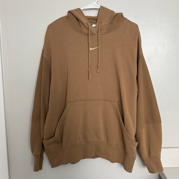Nike Tops - Women’s Nike oversized hoodie. Size Medium.